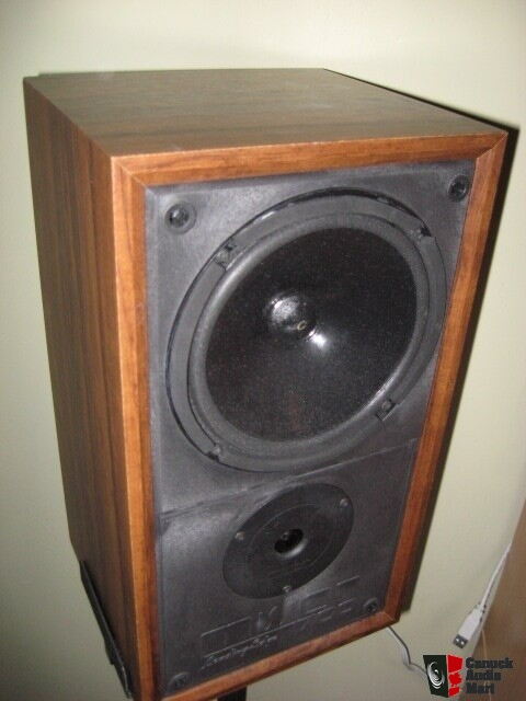 Mission 700 Leading Edge Bookshelf Speakers In Mint Condition