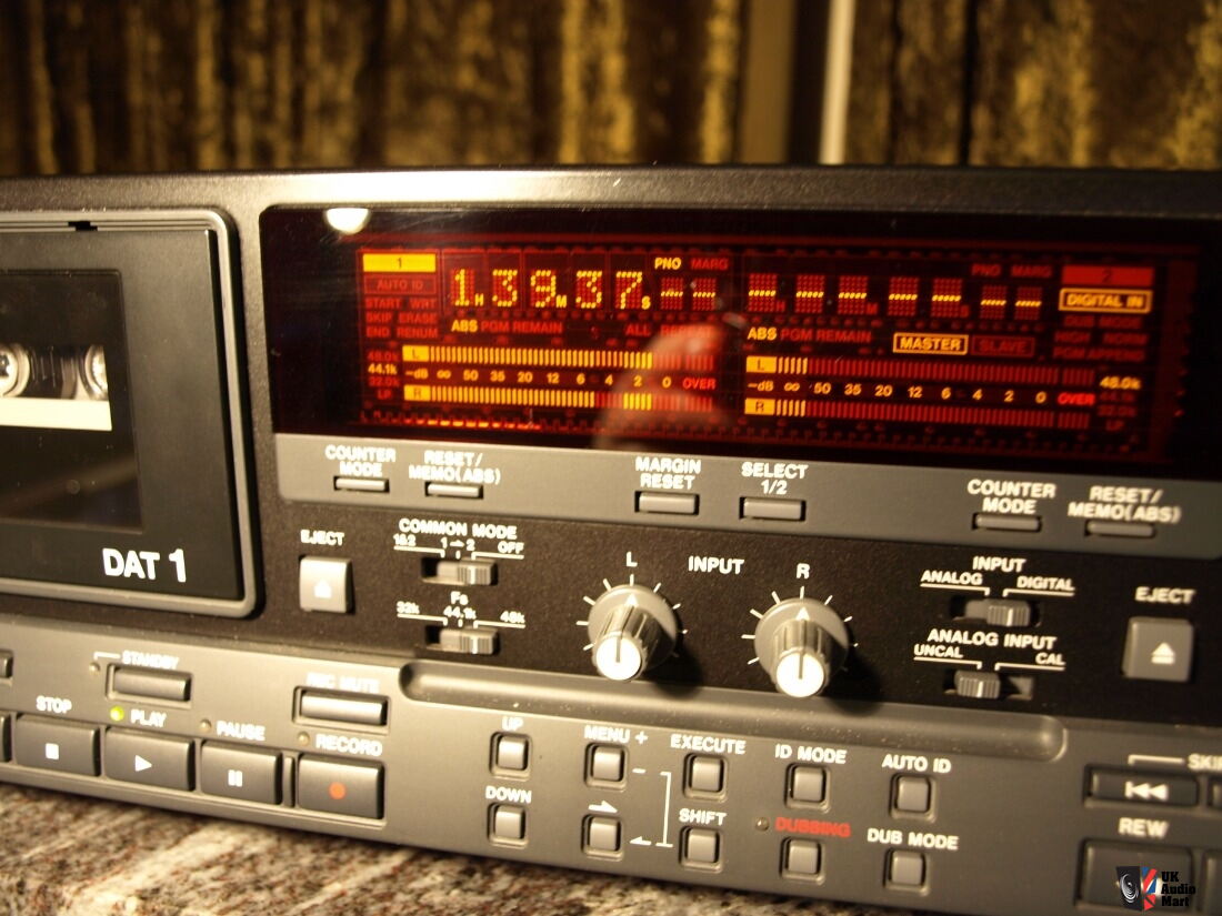 Tascam DA-302 DUAL DAT Recorder / Player Photo #2310398 - UK Audio