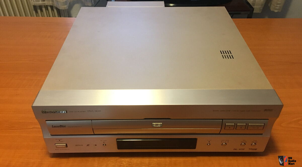 Pioneer DVL-909 LaserDisc DVD/CD/VCD Combo Player Gold Photo