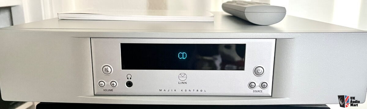 Linn Majik Kontrol with MM Phono, Linn Remote and Manual For Sale