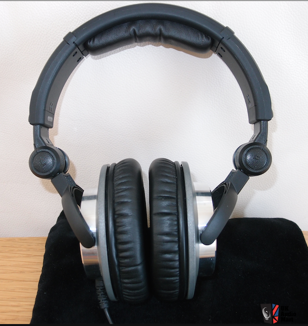 Ultrasone HFI-680 S-Logic Surround Sound Professional Headphones Photo ...
